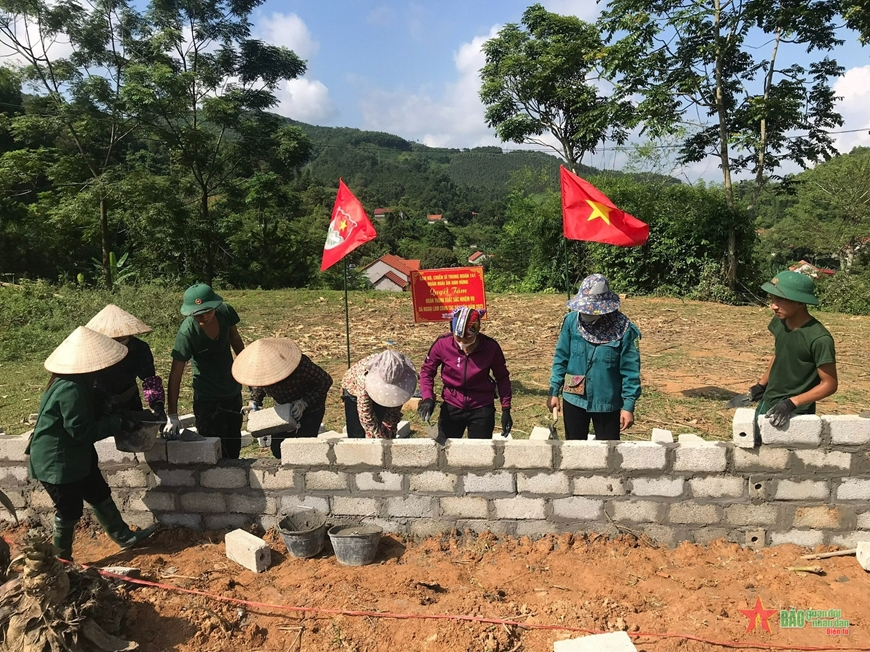 Trung đoàn 141: Giúp nhân dân là tình cảm, trách nhiệm, nghĩa vụ của mỗi cán bộ, chiến sĩ